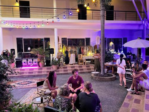 Art Hotel - image 2
