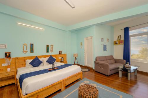 1 double bed, 1 futon bed