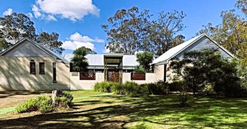 Huge house Your Hunter Valley Wine Staycation !