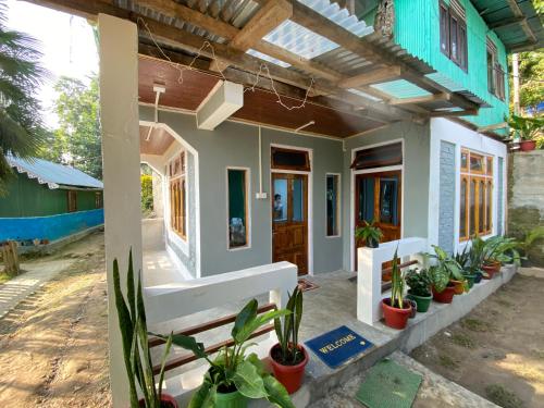 Live in Nature in Hillside