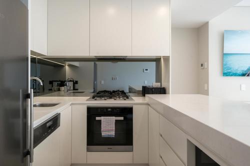Stunning 2BR with Harbour Views in Bondi Junction