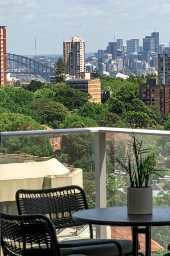 Spectacular City & Harbour Views: Bondi Junction