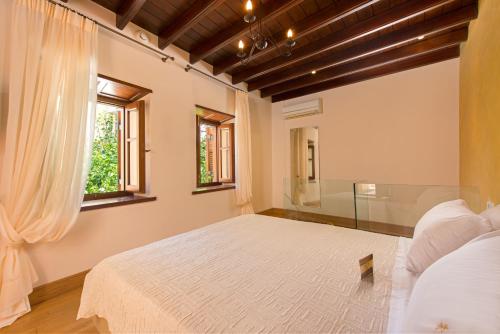 Junior Suite (1-3 Adults) with Private Terrace image 7