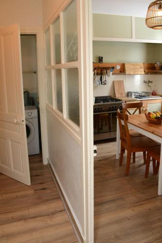virtuve, Le pied-à-terre du botaniste (Le pied-a-terre du botaniste) in Hauteville Lompnes