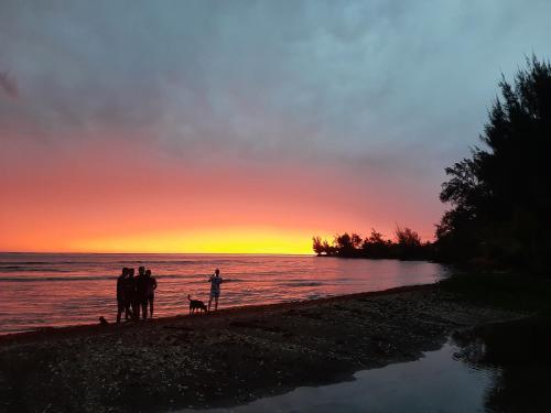 Strand, Moanaura Lodge in Papara