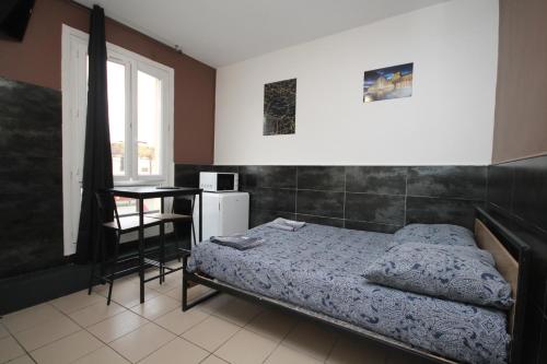 07 - Chambre proche Paris et Transports avec TV WIFI chambre d'hôte L'Île-Saint-Denis