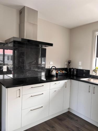 柳岸汽車旅館 (Willowbank Motel) in 凱庫拉