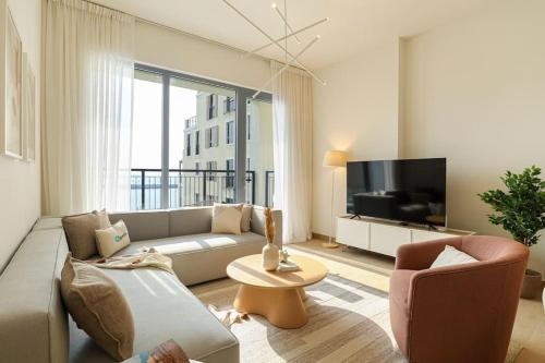 HiGuests - Dream Vacation Apartment in La Rive 1, Dubaï