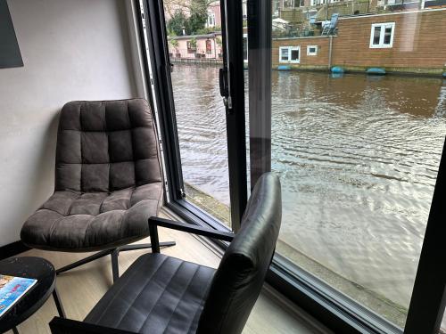 Amsterdam-Houseboat-Amstel, Amsterdam (photo 5)
