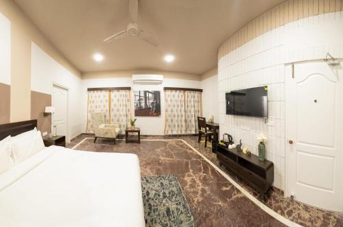 room detail thumbnail 0