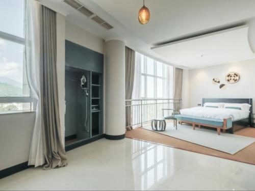 King Room image 6