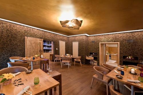 Hotel Blauer Engel - image 2
