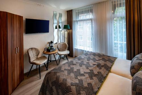 Jupiter Hotel - image 14