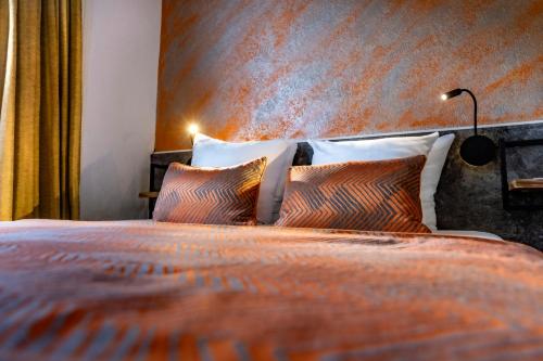 Jupiter Hotel - image 2