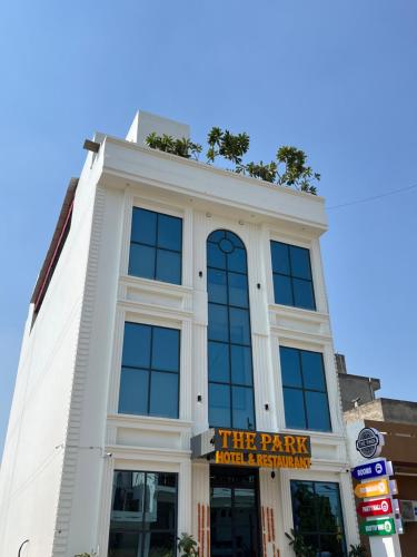 The Park Hotel And Restaurant