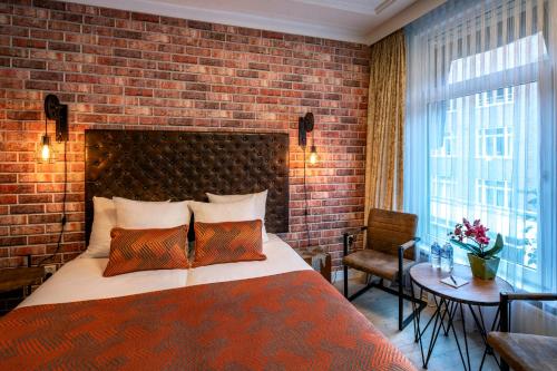 Jupiter Hotel - image 11