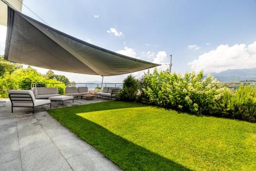 ผับ/เลาจน์, Villa Girandola with private, heated pool in เปรกัสโซนา