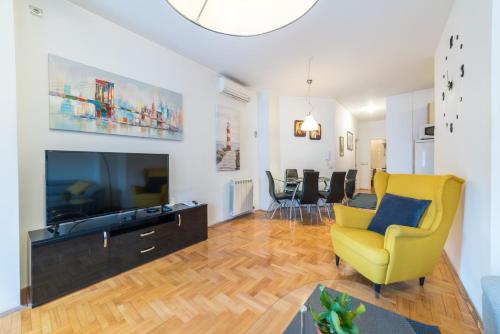 One-Bedroom Apartment image 10