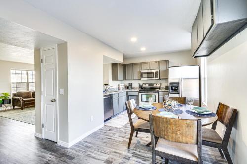 Spacious Utah Home 34 Mi to Salt Lake City in ทูเอล (UT)
