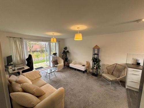 Cosy modern apartment Cranleigh