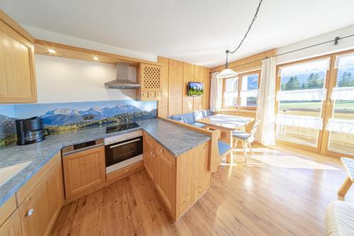 Superior Apartment with Mountain View