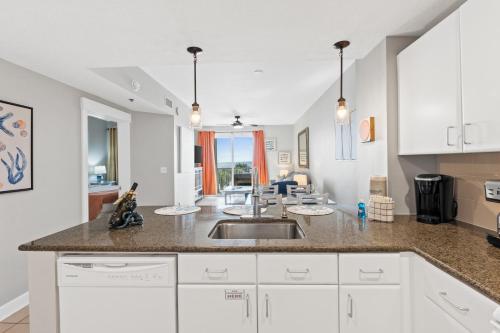 Grand Panama Beach Resort #406-1 by Book That Condo - image 3