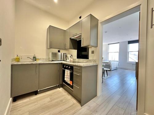 Sleek Stylish 1 Bedroom Leeds City Apartment - Leeds