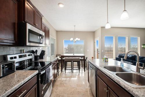 Stylish Retreat Master Suite in Richland VIII