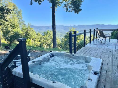 Levons Landing - The Ultimate Mountain View in Bostic, USA