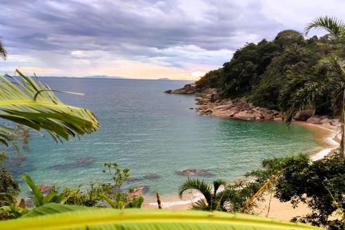 Saco Bravo - Paraty- Ponta Negra
