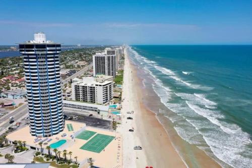 21st Floor Oceanfront Retreat 2bed 2bath Condo in Daytona Beach, USA