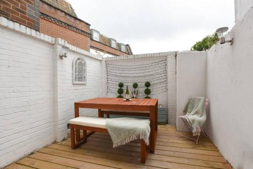 Relaxing 2 BR Home near Seafront