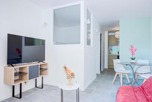 Appartement T2 moderne avec terrasse clim parking et wifi - 4ALB3 - Location saisonnière - Perpignan