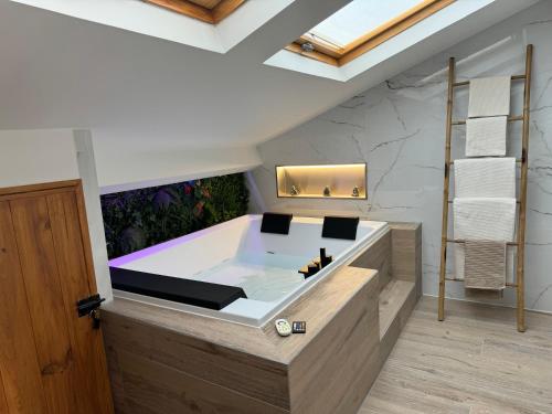 Love & Spa Frejus near Phuket's