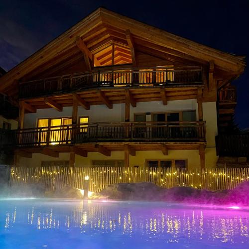 Luxus Chalet - Zentral - Poolblick mit Sauna Seefeld