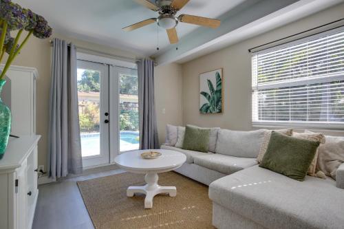 Fort Lauderdale Guest House with Pool 3 Mi to Dtwn! in Fort Lauderdale, USA
