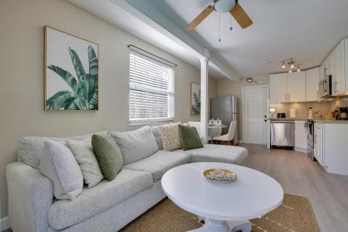 Fort Lauderdale Guest House with Pool 3 Mi to Dtwn! in Fort Lauderdale, USA