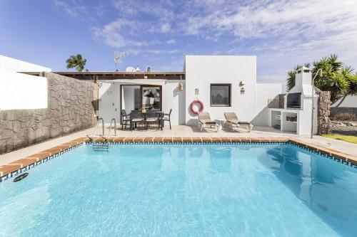 Villa Bezanilla - VipVipVillas 1