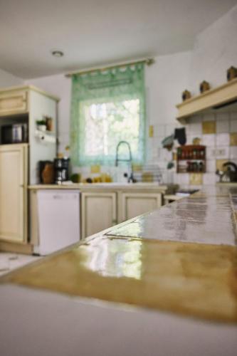 Maison provençale dans un cadre bucolique Maison provençale dans un cadre bucolique