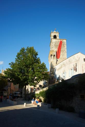 Maison provençale dans un cadre bucolique Maison provençale dans un cadre bucolique