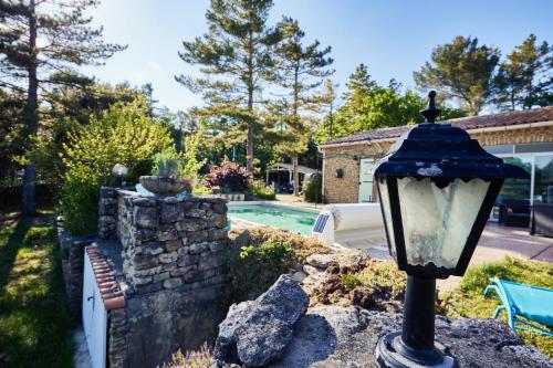 Maison provençale dans un cadre bucolique Maison provençale dans un cadre bucolique