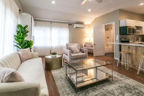 The Lilly Pad-Luxury in Sylvan Beach in Blossvale, USA