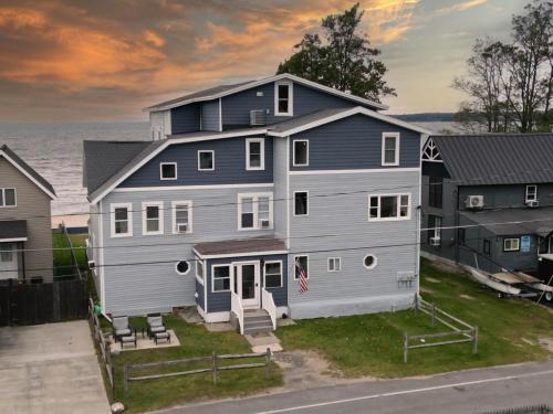 . The Historic Oneida Lake House - Condo 2