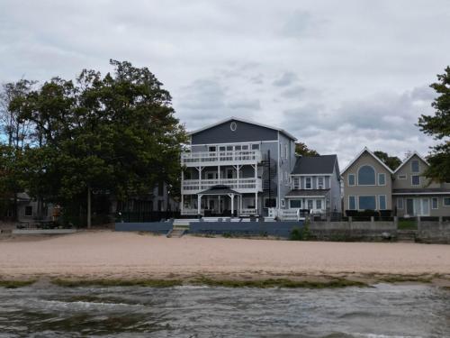 The Historic Oneida Lake House - Condo 2 in Blossvale, USA
