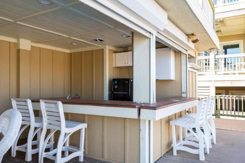 Fourteen-Bedroom Holiday home image 10