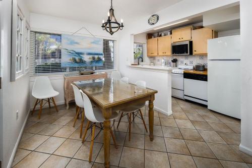Seaspray Condos 100B – Ft. Walton, FL