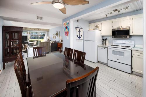Seaspray Condos 110A - image 9