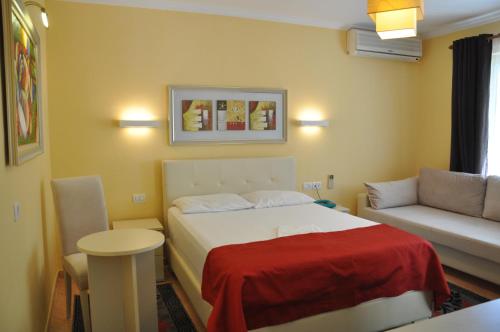 Hotel Pik Loti - main image