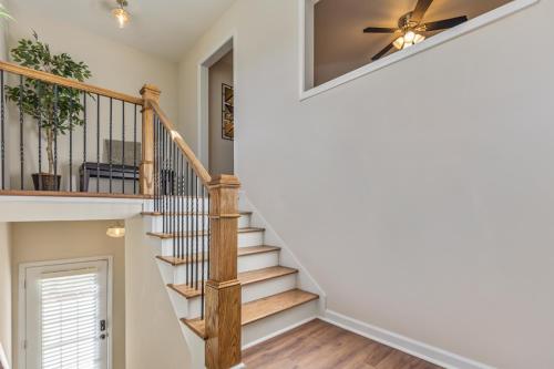 Cabin Style & Cozy Back Deck Near LakePoint PBR Cabin Style & Cozy Back Deck Near LakePoint PBR