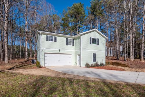 Cabin Style & Cozy Back Deck Near LakePoint PBR Cabin Style & Cozy Back Deck Near LakePoint PBR